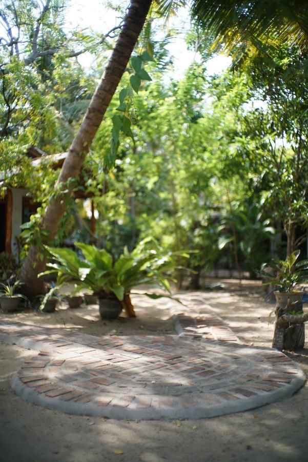 Salty Garden Arugambay Bed & Breakfast Arugam Bay Exterior foto